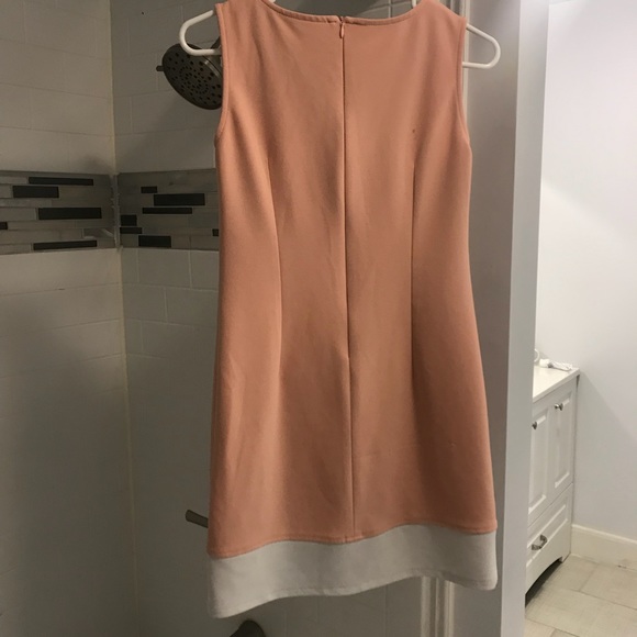 Casual dress - Picture 5 of 7